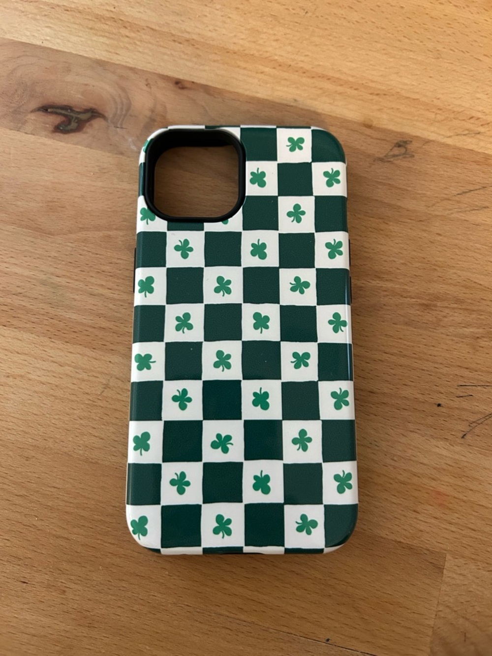 NEVER USED Casely green checkerboard shamrock phone case
